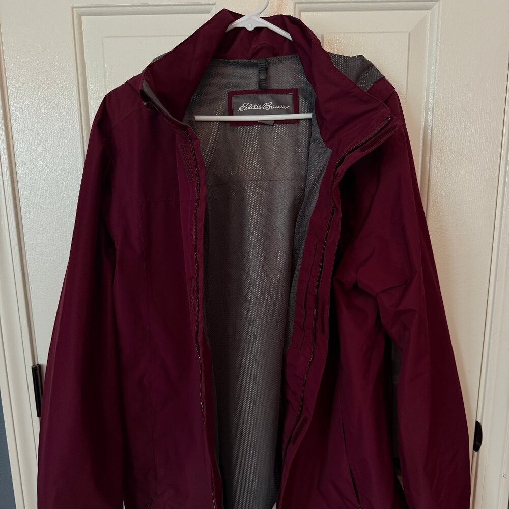 Eddie Bauer men's burgundy hooded windbreaker/raincoat - size large - never worn